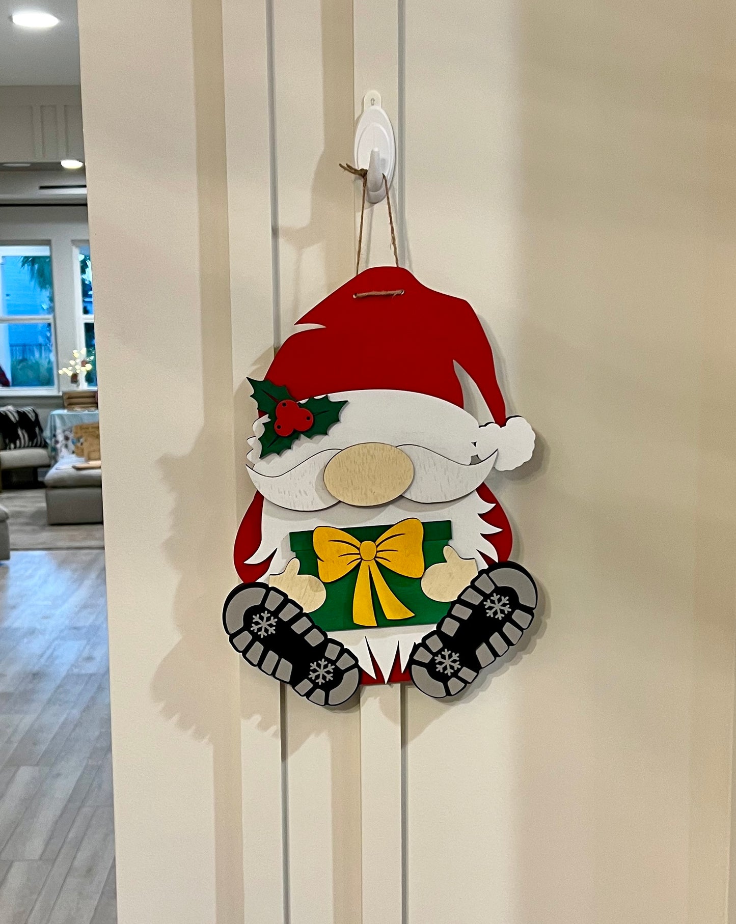 Santa Holding Present